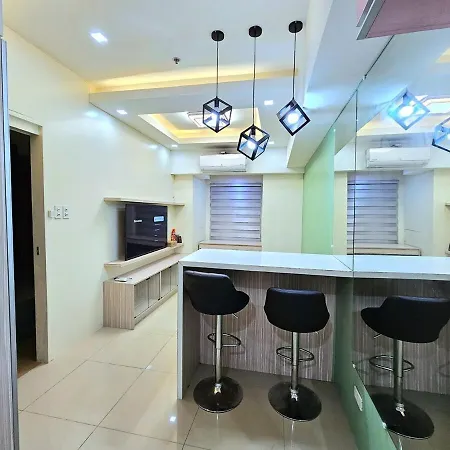 Pet Friendly Condo In Timog With Balcony City View