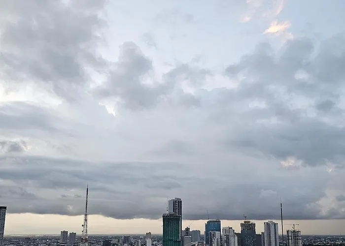 Pet Friendly In Timog With Balcony View *